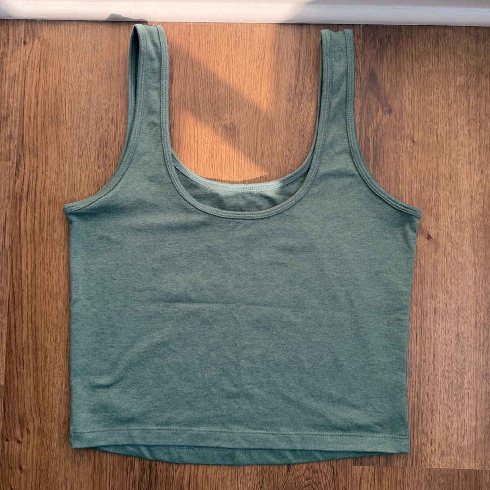 Vuori Sage Green Tank Top - Picture 3 of 4
